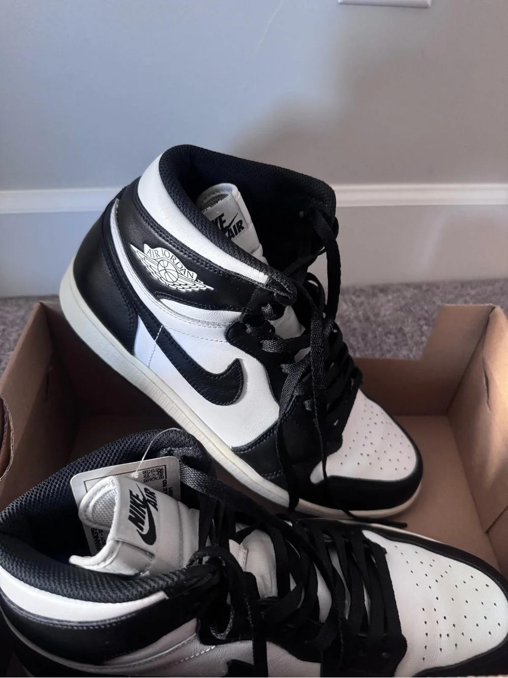 Jordan 1 Retro High OG, Black White, 2014 Air Jordan